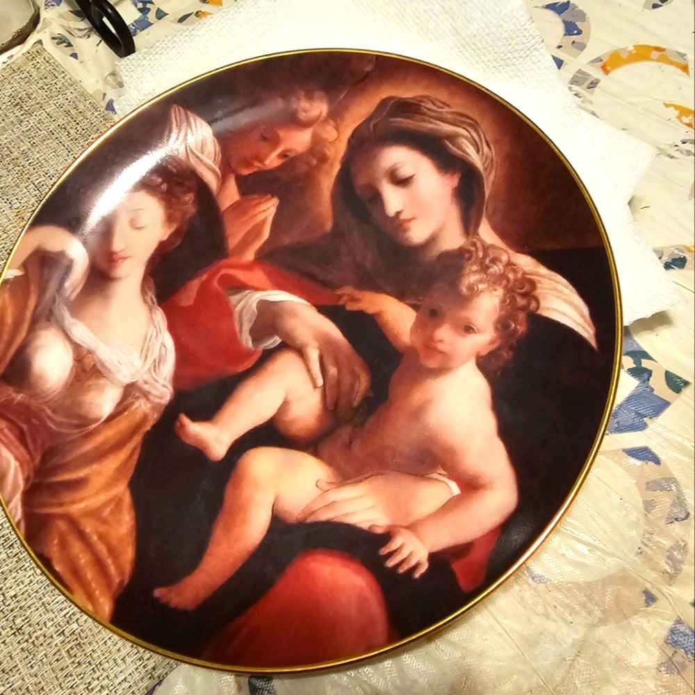 Gallery Art  collection plate, limited editio, vintage style  8", white.